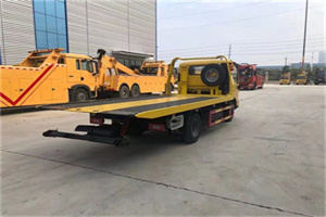 依安非事故拖车